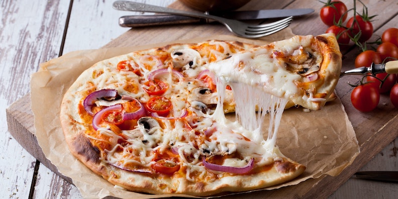 hjemmelavet pizza opskrift